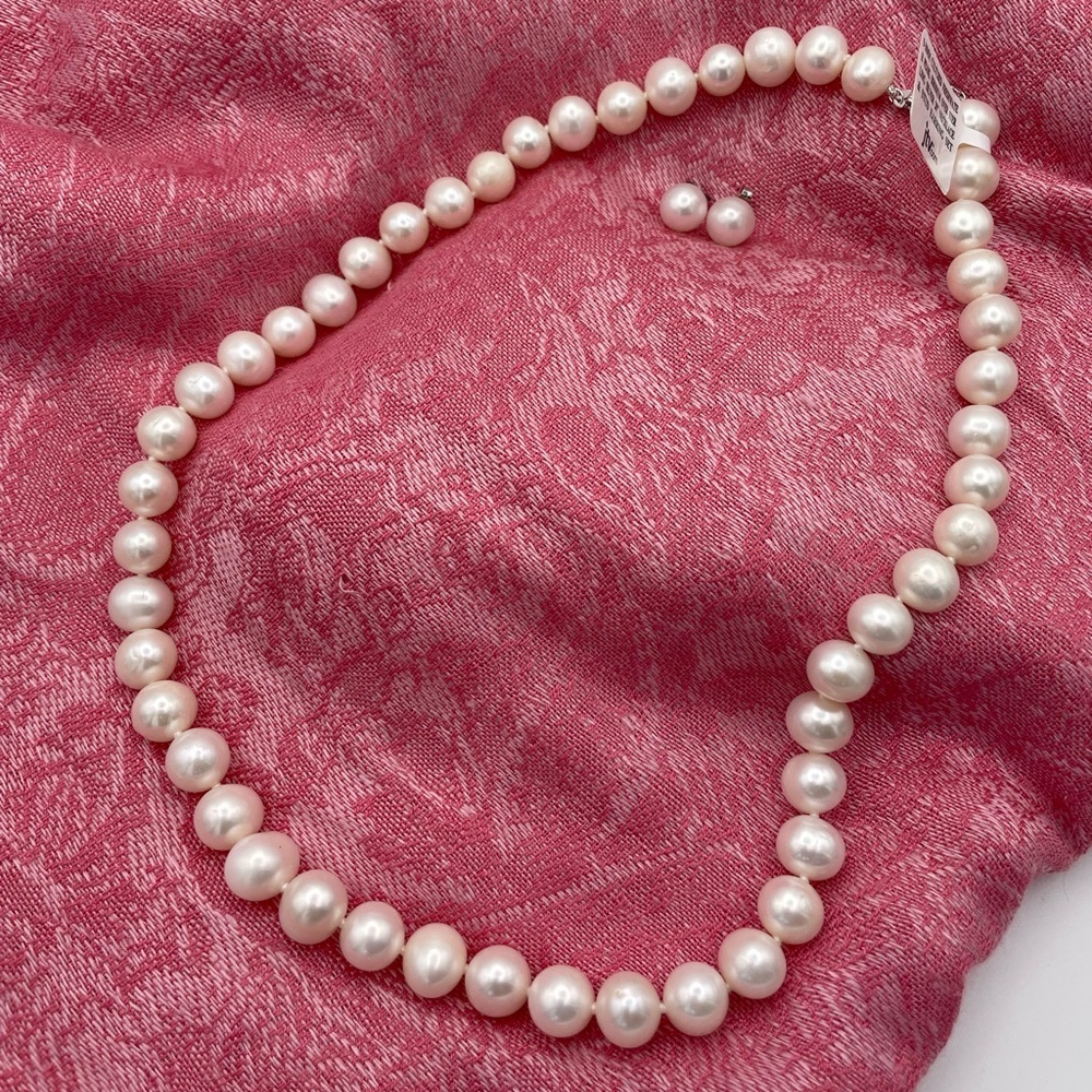 FreshWater Pearl Necklace and Earrings Set